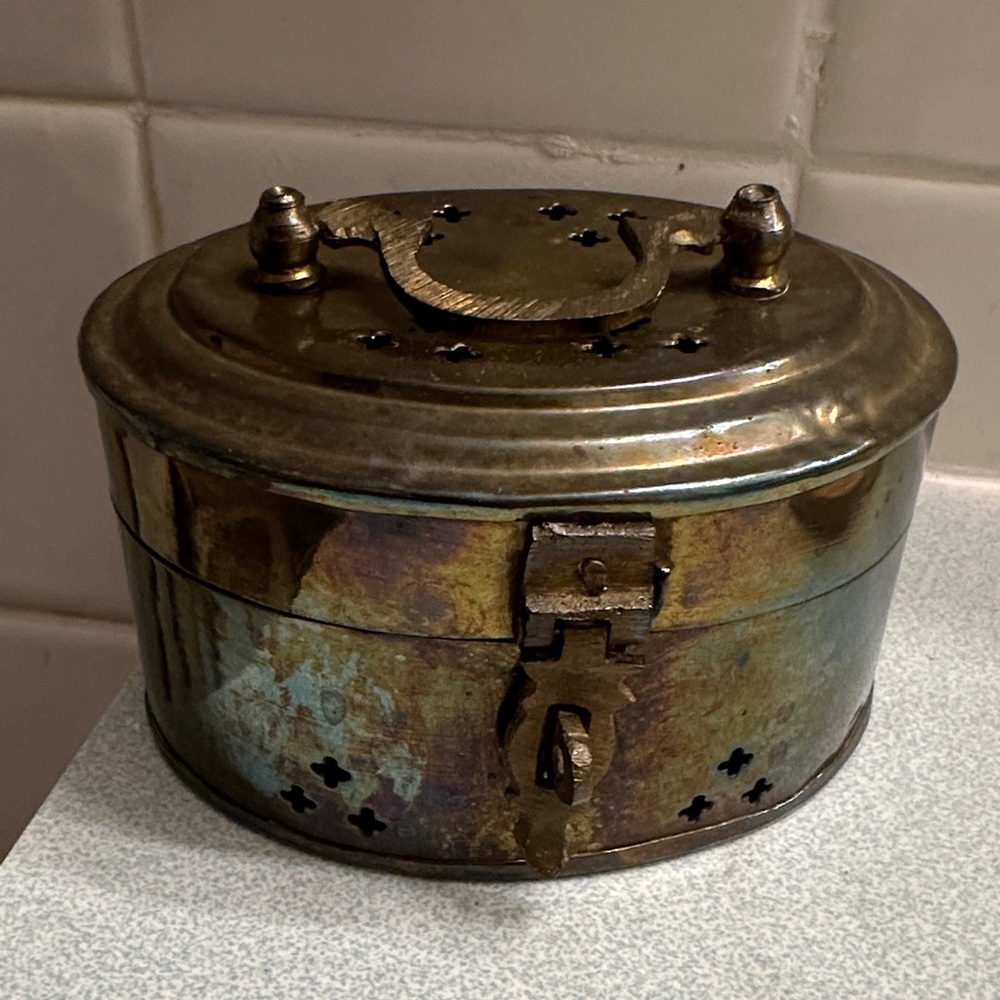 Antique-Style Brass Incense Box - Iridescent Brass Finish